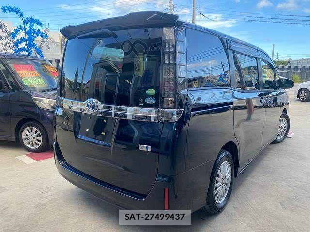 Toyota VOXY HYBRID 2014-06 8338492-1