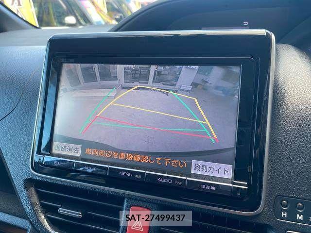 Toyota VOXY HYBRID 2014-06 8338492-6