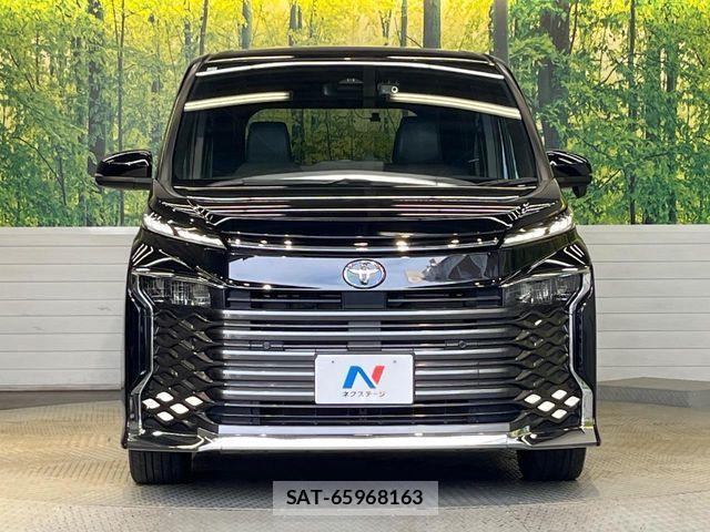 Toyota VOXY HYBRID 2023-07 8338474-13
