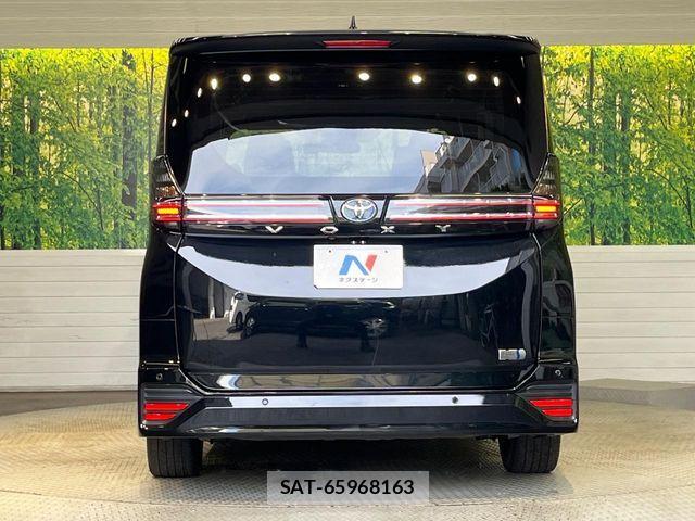 Toyota VOXY HYBRID 2023-07 8338474-14