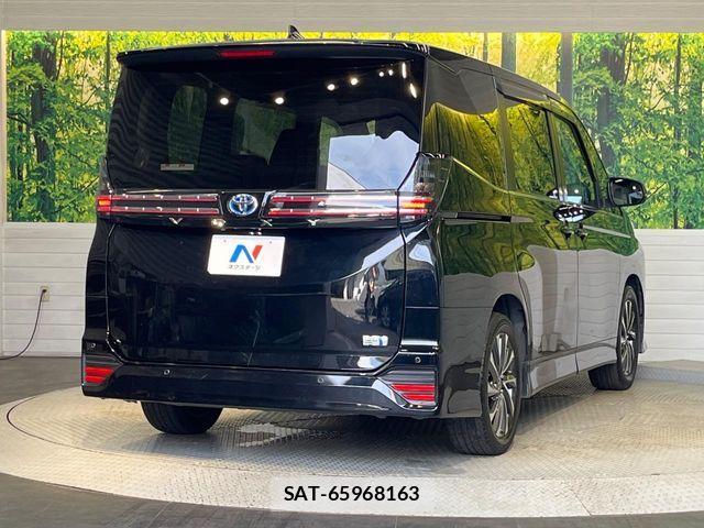 Toyota VOXY HYBRID 2023-07 8338474-16