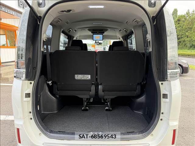 Toyota VOXY HYBRID 2015-01 8338496-10