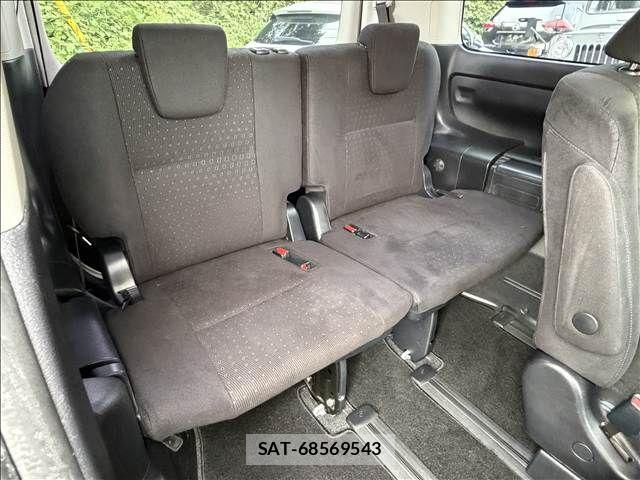 Toyota VOXY HYBRID 2015-01 8338496-11