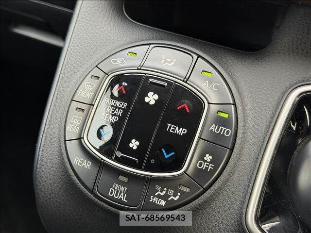 Toyota VOXY HYBRID 2015-01 8338496-13