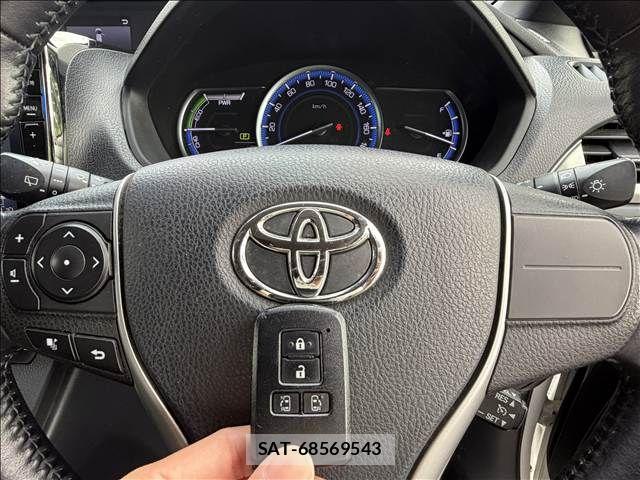 Toyota VOXY HYBRID 2015-01 8338496-17