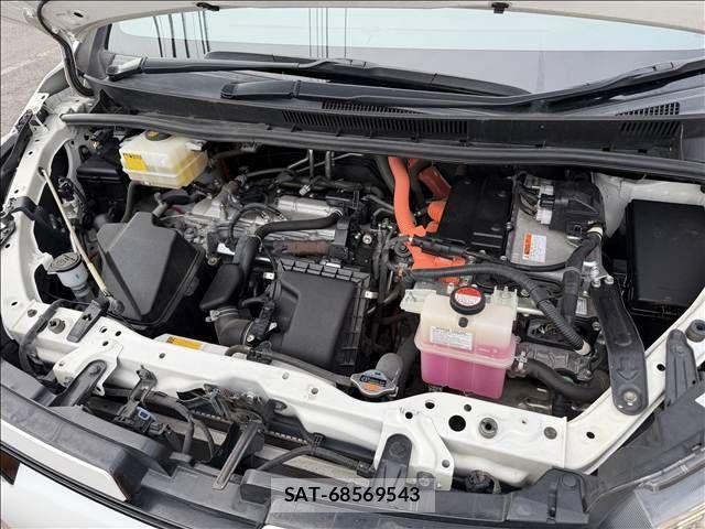 Toyota VOXY HYBRID 2015-01 8338496-19