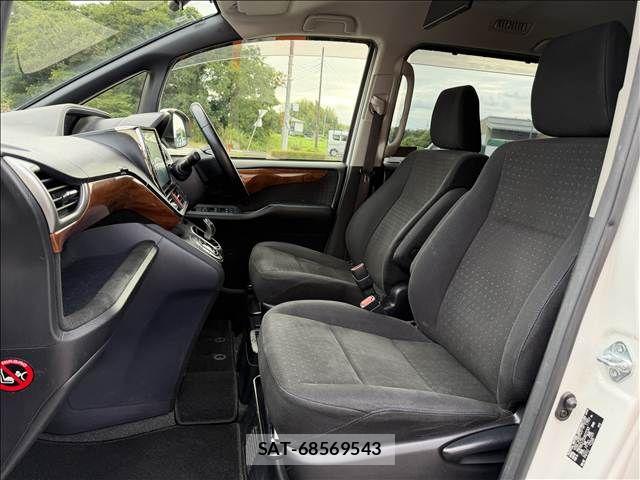 Toyota VOXY HYBRID 2015-01 8338496-24