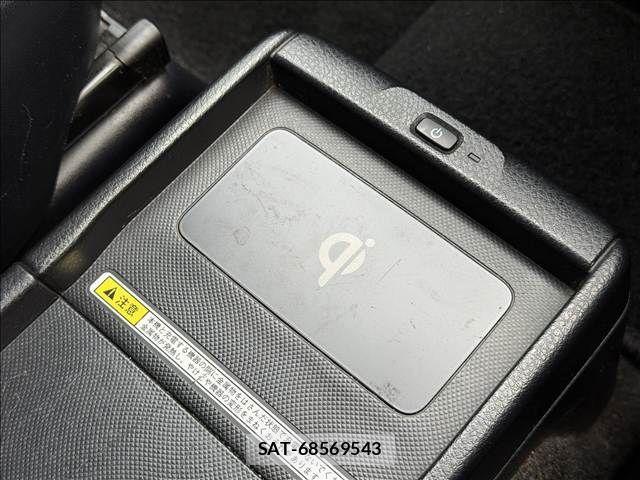 Toyota VOXY HYBRID 2015-01 8338496-26