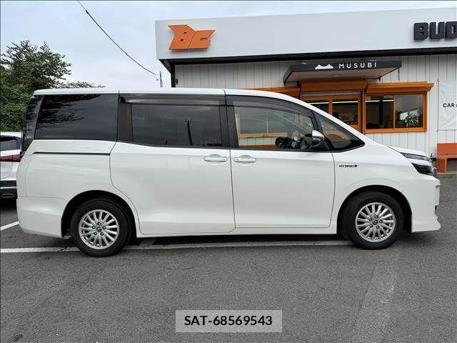 Toyota VOXY HYBRID 2015-01 8338496-6