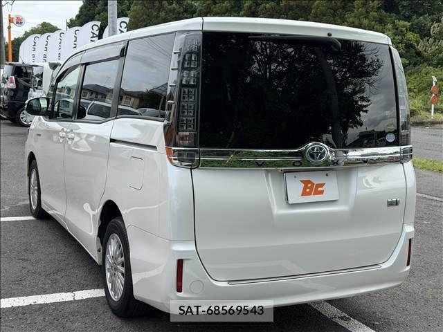 Toyota VOXY HYBRID 2015-01 8338496-7