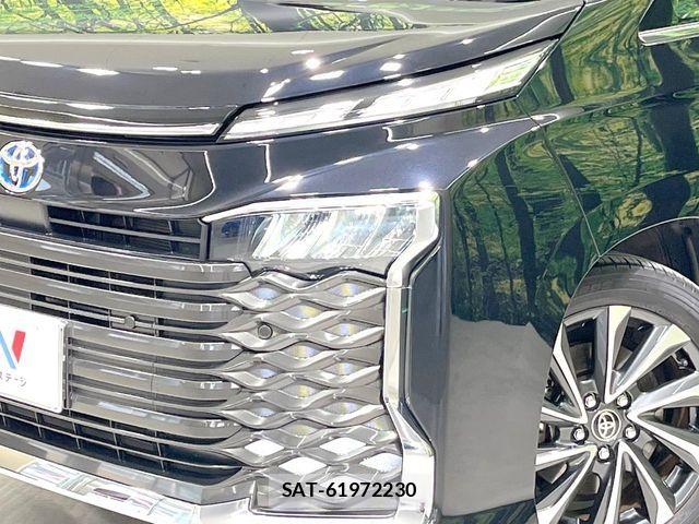 Toyota VOXY HYBRID 2024-02 8338475-12