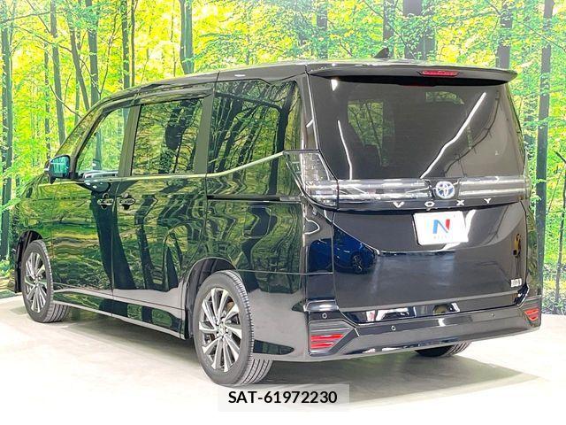 Toyota VOXY HYBRID 2024-02 8338475-17