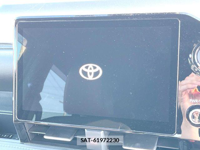 Toyota VOXY HYBRID 2024-02 8338475-3