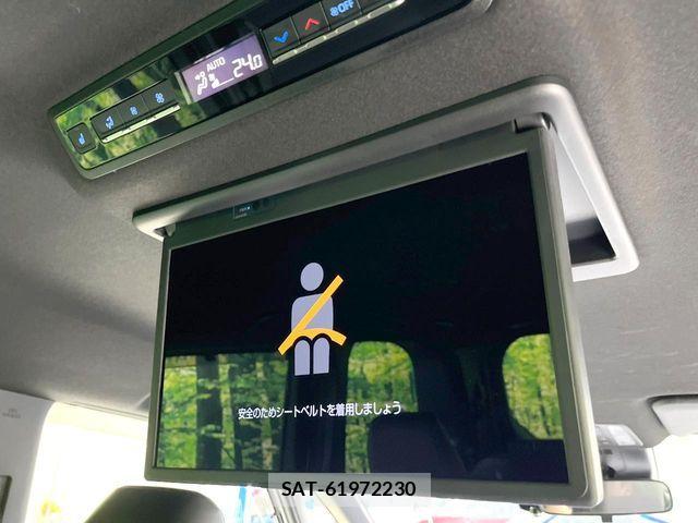 Toyota VOXY HYBRID 2024-02 8338475-5