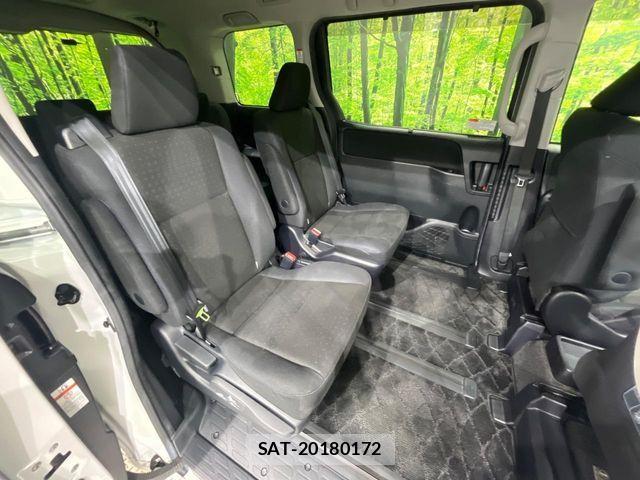 Toyota VOXY HYBRID 2015-02 8338490-9