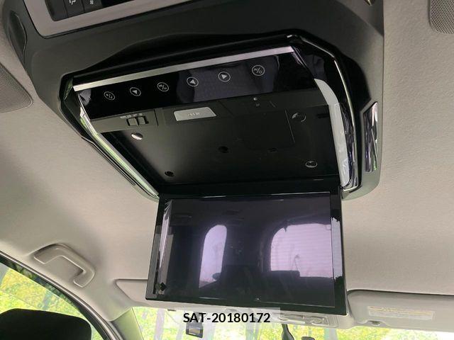 Toyota VOXY HYBRID 2015-02 8338490-2