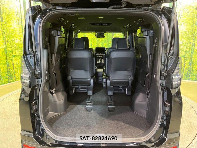 Toyota VOXY HYBRID 2023-02 8338469-11