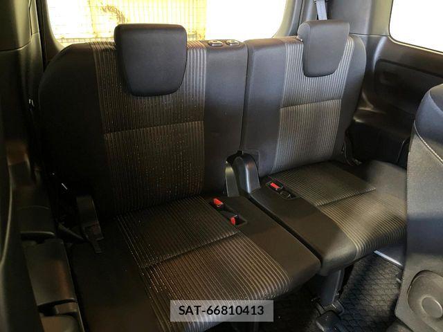 Toyota VOXY HYBRID 2019-06 8338488-9
