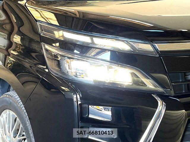 Toyota VOXY HYBRID 2019-06 8338488-13