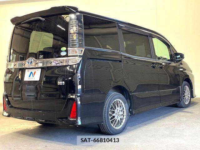 Toyota VOXY HYBRID 2019-06 8338488-18