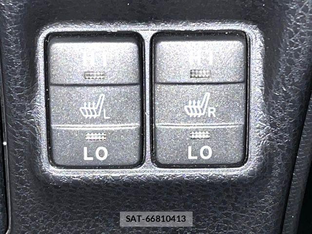 Toyota VOXY HYBRID 2019-06 8338488-5
