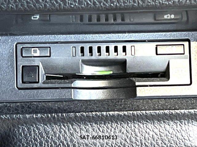 Toyota VOXY HYBRID 2019-06 8338488-6