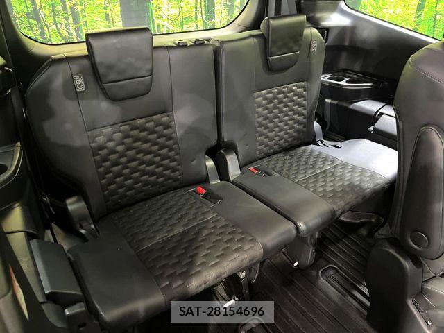 Toyota VOXY HYBRID 2023-07 8338471-9