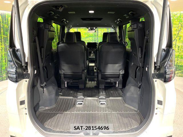 Toyota VOXY HYBRID 2023-07 8338471-10