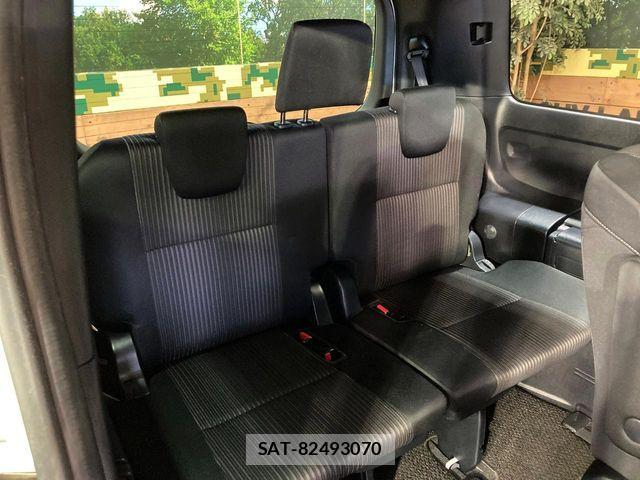 Toyota VOXY HYBRID 2017-09 8338489-9