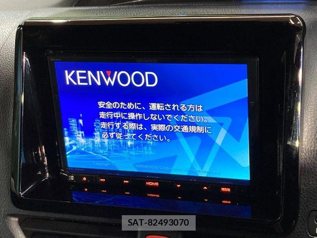 Toyota VOXY HYBRID 2017-09 8338489-3