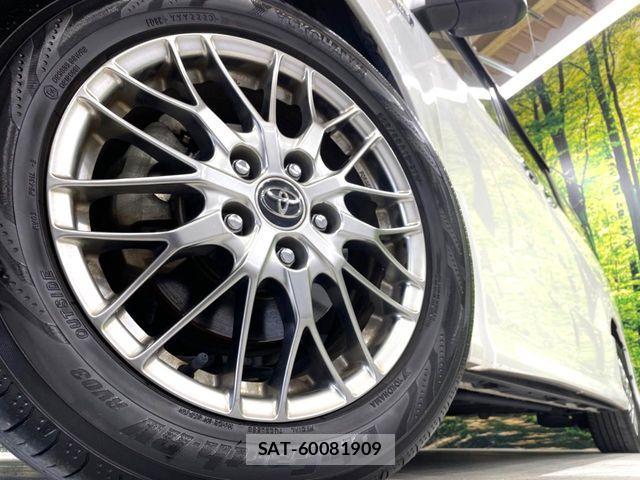 Toyota VOXY HYBRID 2018-08 8338486-16