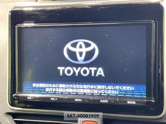 Toyota VOXY HYBRID 2018-08 8338486-2