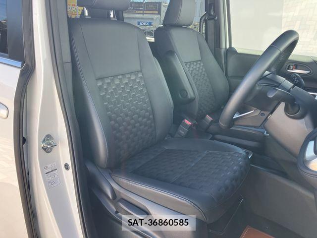 Toyota VOXY HYBRID 2025-07 8338460-9