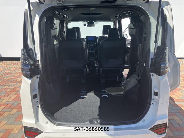 Toyota VOXY HYBRID 2025-07 8338460-13