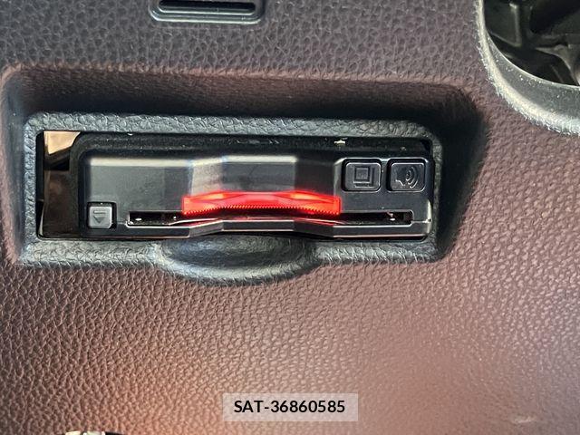 Toyota VOXY HYBRID 2025-07 8338460-17