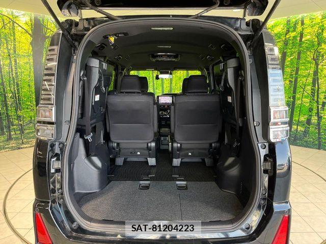 Toyota VOXY HYBRID 2017-09 8338485-10