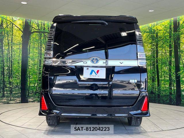 Toyota VOXY HYBRID 2017-09 8338485-15