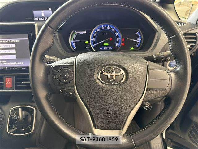 Toyota VOXY HYBRID 2014-04 8338493-12