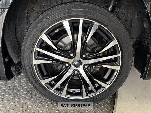 Toyota VOXY HYBRID 2014-04 8338493-15