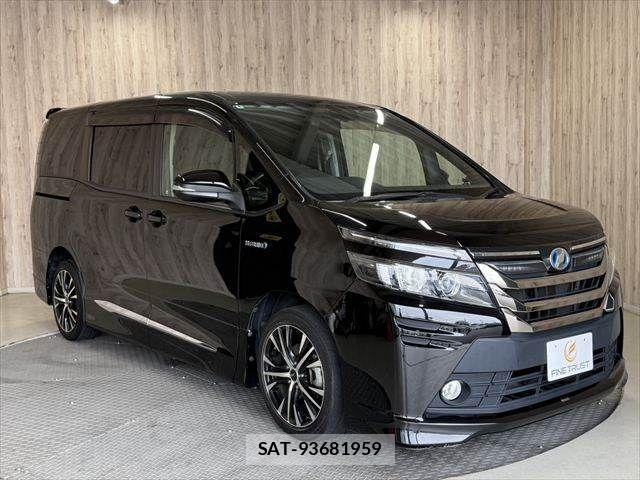 Toyota VOXY HYBRID 2014-04 8338493-17