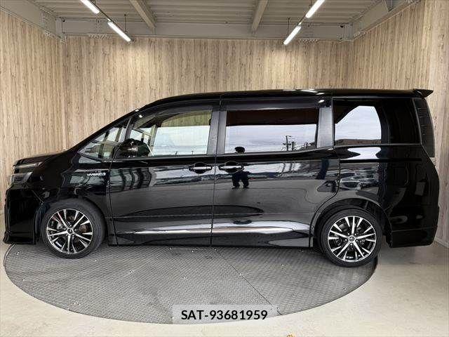 Toyota VOXY HYBRID 2014-04 8338493-22