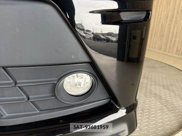 Toyota VOXY HYBRID 2014-04 8338493-24