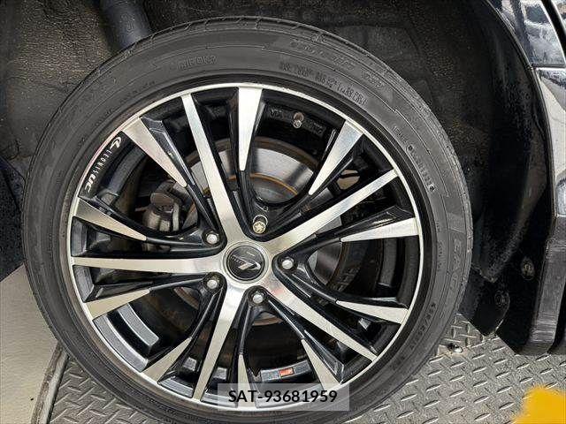 Toyota VOXY HYBRID 2014-04 8338493-29