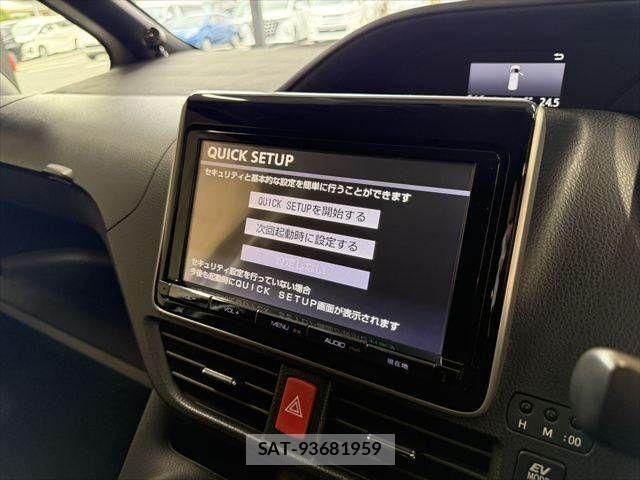 Toyota VOXY HYBRID 2014-04 8338493-3