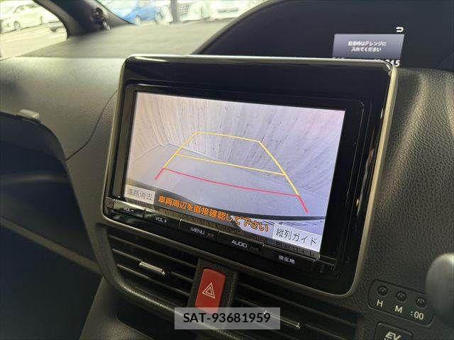 Toyota VOXY HYBRID 2014-04 8338493-5