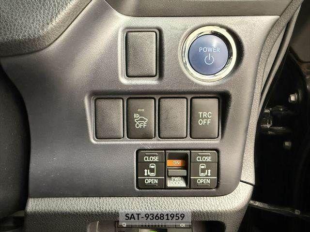 Toyota VOXY HYBRID 2014-04 8338493-7