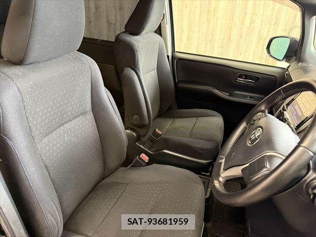 Toyota VOXY HYBRID 2014-04 8338493-8