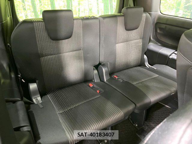Toyota VOXY HYBRID 2018-02 8338491-10