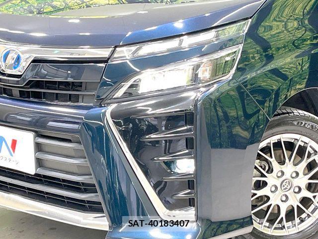 Toyota VOXY HYBRID 2018-02 8338491-12