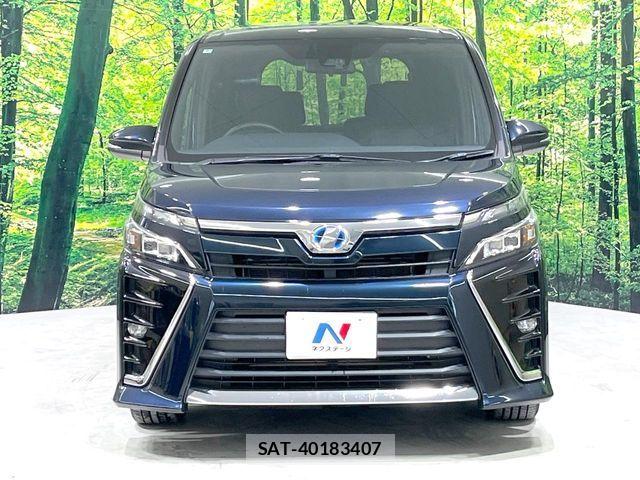 Toyota VOXY HYBRID 2018-02 8338491-14